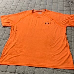 Men’s Under Armour Dri-fit, Loose style T-shirt. Size XL